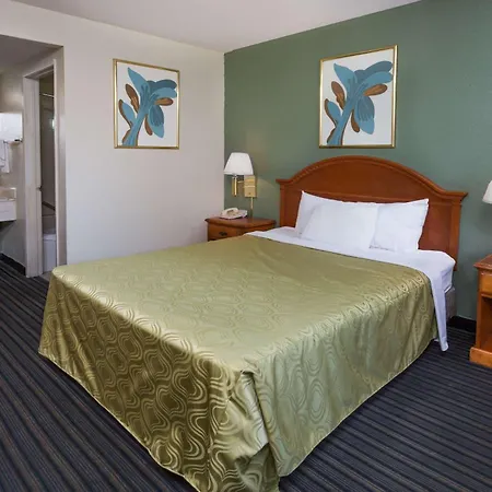 Days Inn By Wyndham In San Bernardino-2
