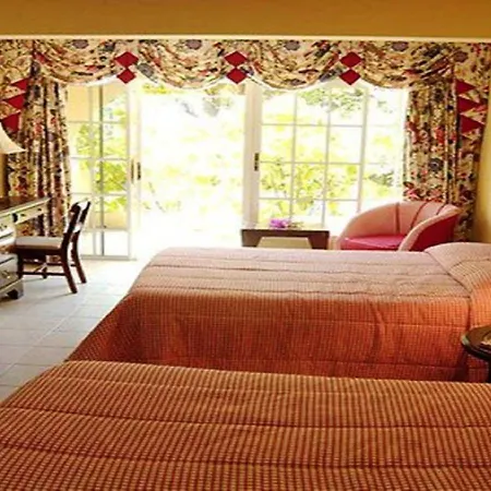 Rooms On The Beach Ocho Rios-3