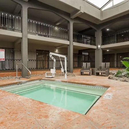 Wyndham Albuquerque Hotel & Conference Center-2