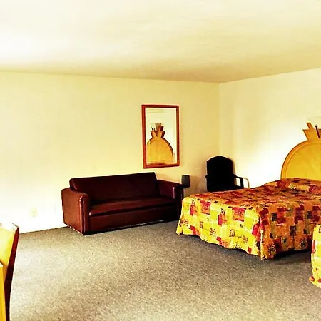 Parkway Inn-3
