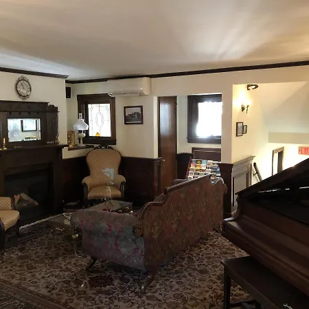 Ivy Manor Inn Village Center-2