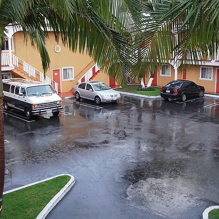 Paradise Inn And Suites-2