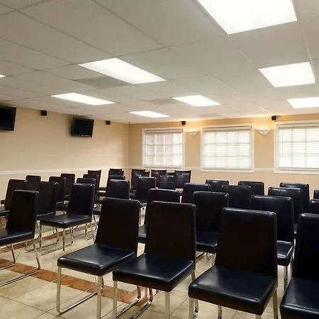 Ramada By Wyndham Kissimmee Downtown Hotel-2