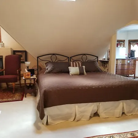 Franklin Street Inn Bed & Breakfast-3