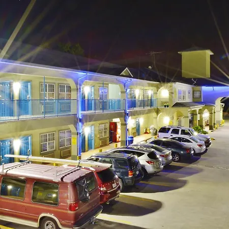 Scottish Inn And Suites Alvin-3