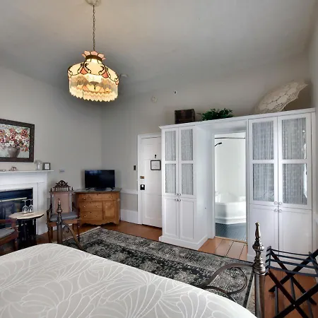 Brockamour Manor Bed And Breakfast-3