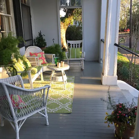 Magnolia Cottage Bed And Breakfast-2