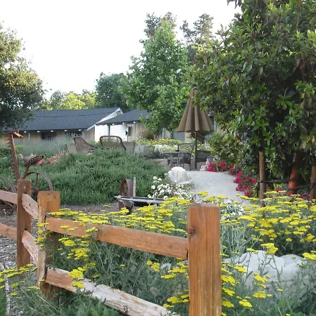Farmhouse Motel-2