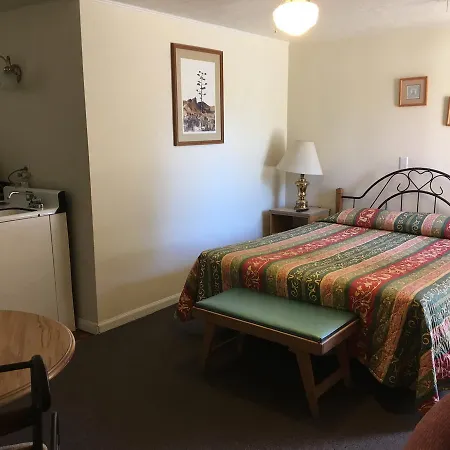 Sun -N- Sand Motel-2