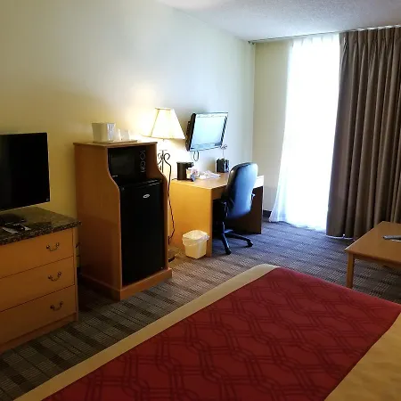 Econo Lodge Inn & Suites-3