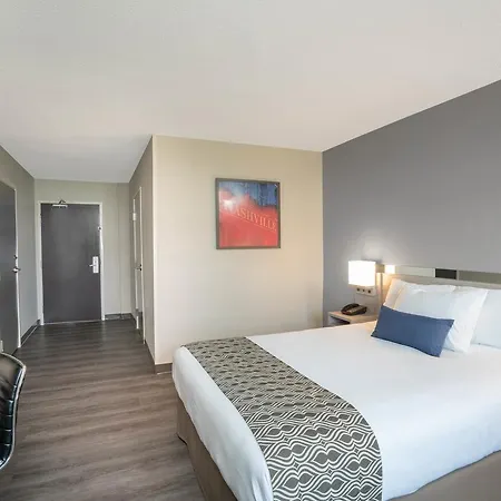 Microtel Inn & Suites By Wyndham Nashville-3
