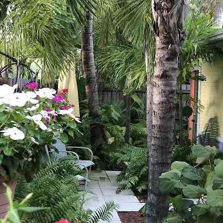 Calypso Inn Wilton Gay Male Resort-2
