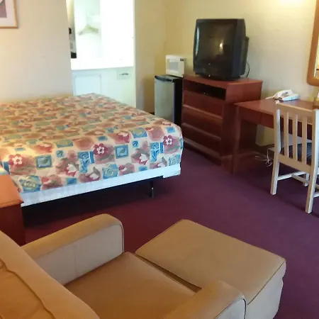Knights Inn Toledo West-3
