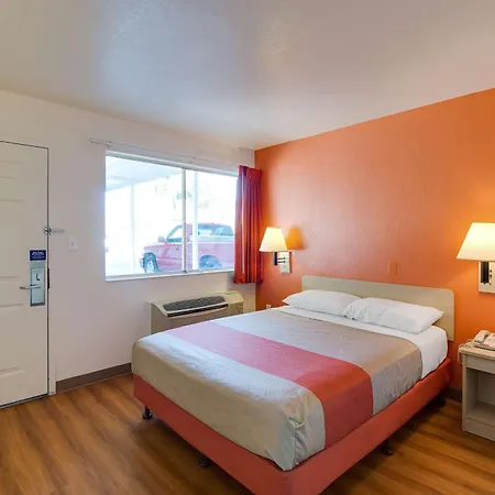 Motel 6-Phoenix, Az - East-2