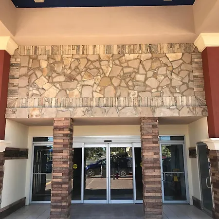 Blue Bay Inn And Suites-2