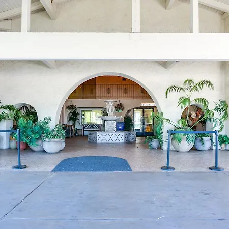 California Suites Hotel-2