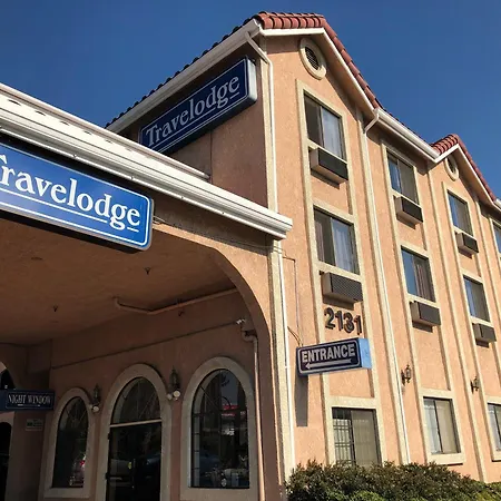 Travelodge By Wyndham Pasadena Central-3