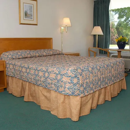 Quarterpath Inn & Suites-3