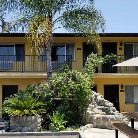 Casa Bella Inn Downtown La-3