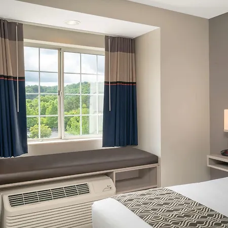 Microtel Inn & Suites By Wyndham Nashville-2