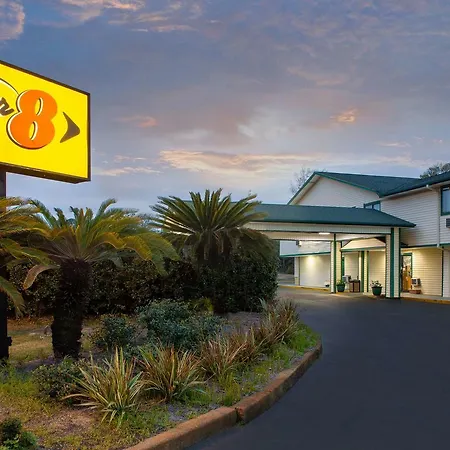 Super 8 By Wyndham Panama City-3