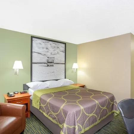 Super 8 By Wyndham Panama City-2