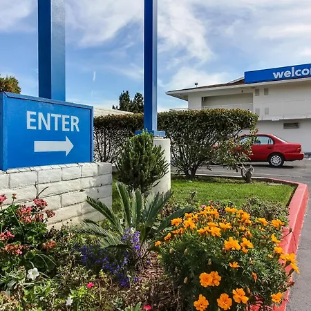 Super 8 By Wyndham Santa Clara-3