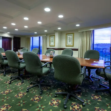 Radisson Hotel Cincinnati Riverfront-3
