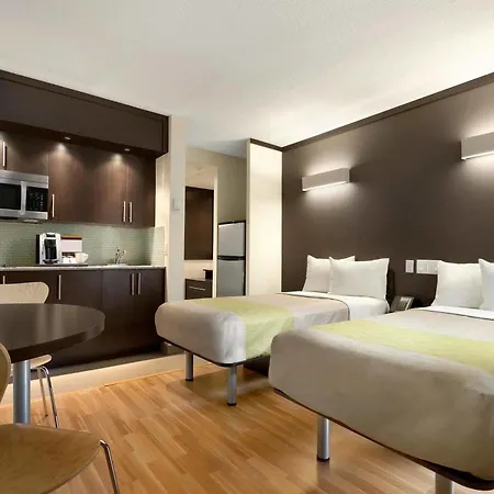 Studio 6 Downtown Toronto-3