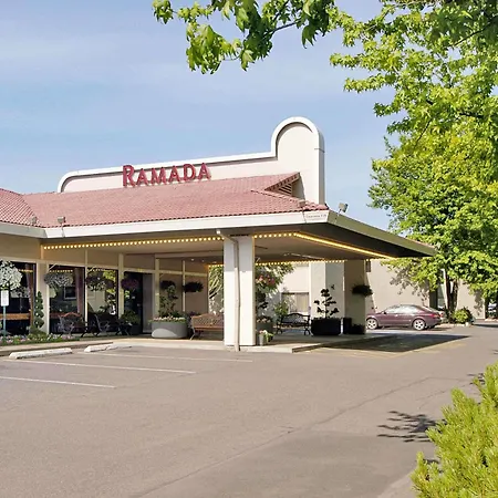 Ramada By Wyndham Portland Airport-2
