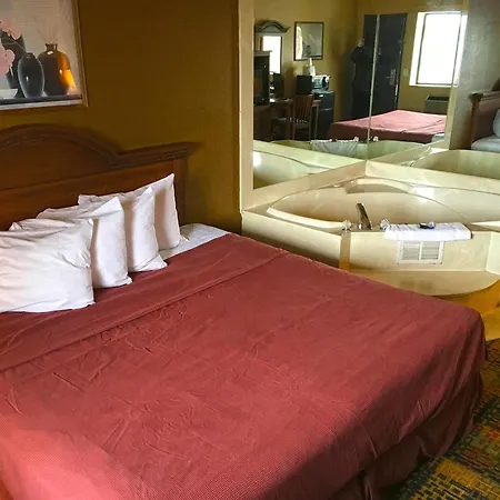 Americas Best Value Inn-Livonia/Detroit-2