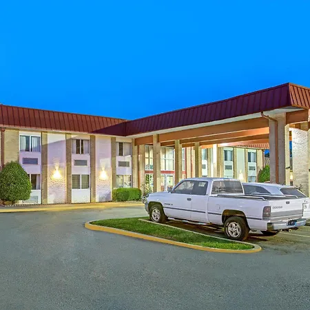 Knights Inn Memphis Airport-2