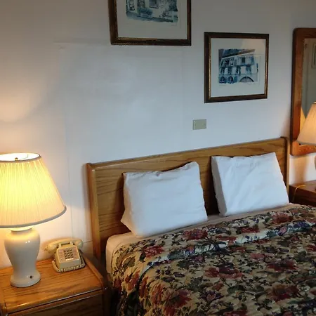 Cozy Cove Beachfront Resort Inn-2