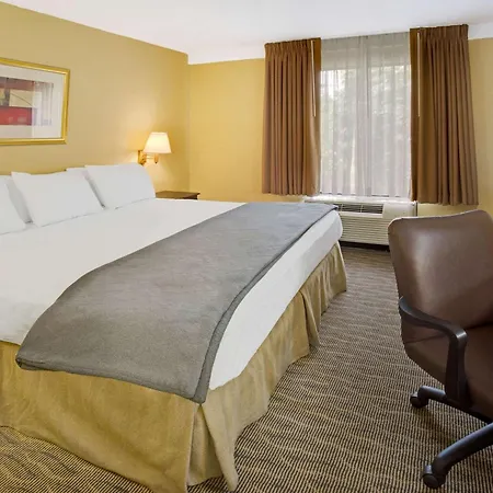 Days Inn By Wyndham Silver Spring-2