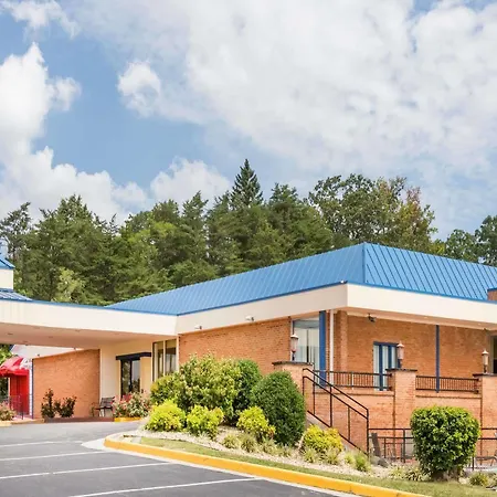 Days Inn By Wyndham Blacksburg Conference Center-3