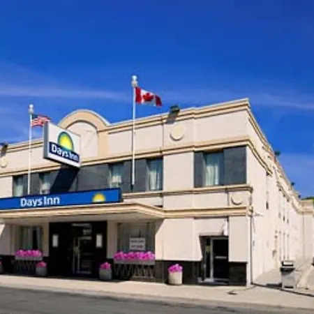 Days Inn By Wyndham Toronto East Beaches-3