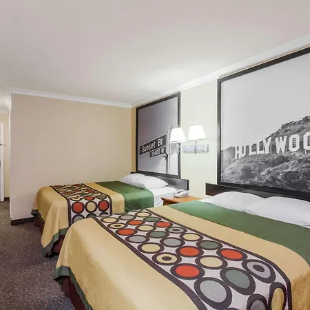 Super 8 By Wyndham Los Angeles Downtown-2