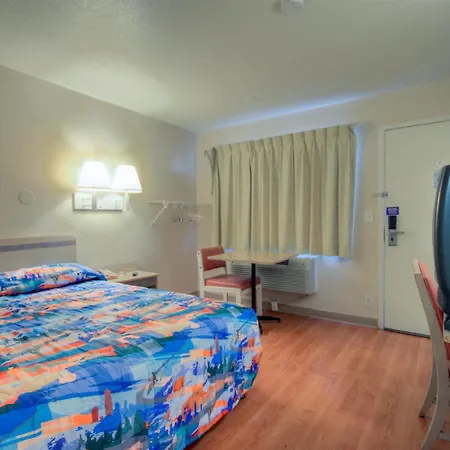 Rodeway Inn-3