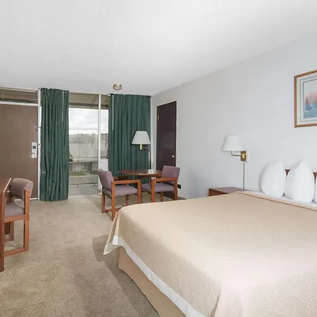 Baymont By Wyndham Rock Springs-3