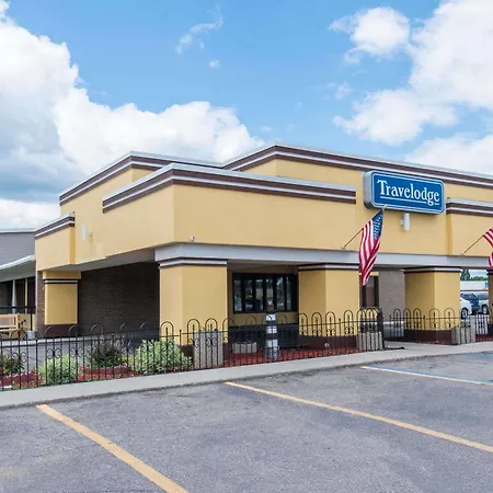 Travelodge By Wyndham Grand Forks-3