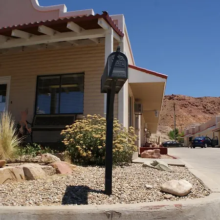 Adventure Inn Moab-3