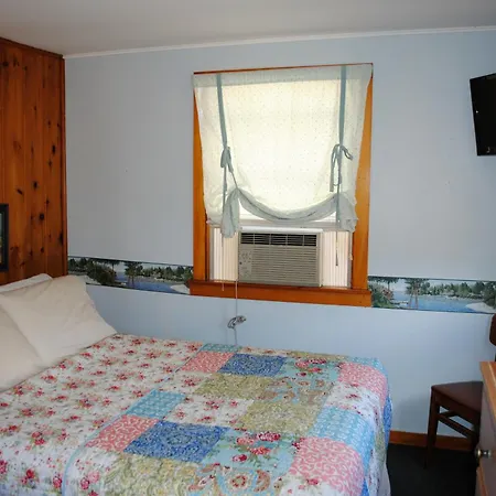 Rock Ledge Motel-2