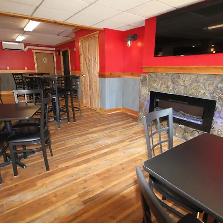 Blackstone Lodge And Suites-3