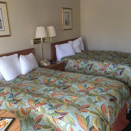 Quarterpath Inn & Suites-2