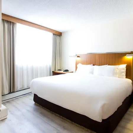 International Hotel Calgary-3