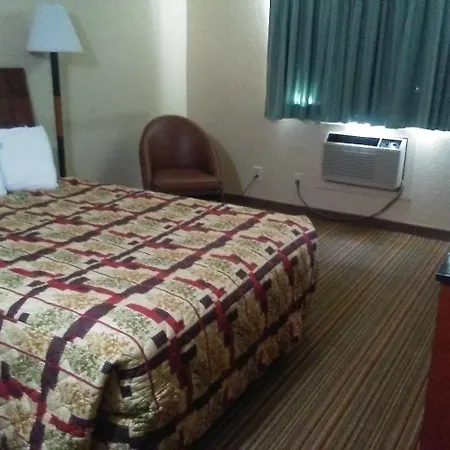 Knights Inn And Suites - Grand Forks-3