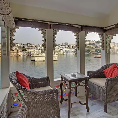 Lake Pichola Hotel-3