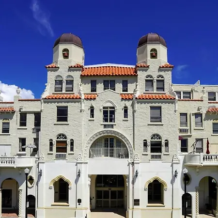 Palm Beach Historic Hotel: Petite Retreat Near Beach-2