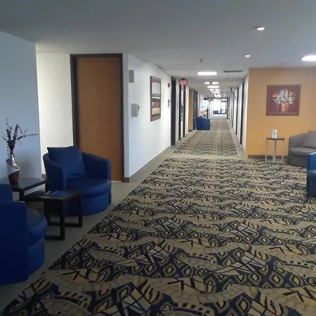 Howard Johnson By Wyndham San Juan Centro Cardiovascular-3