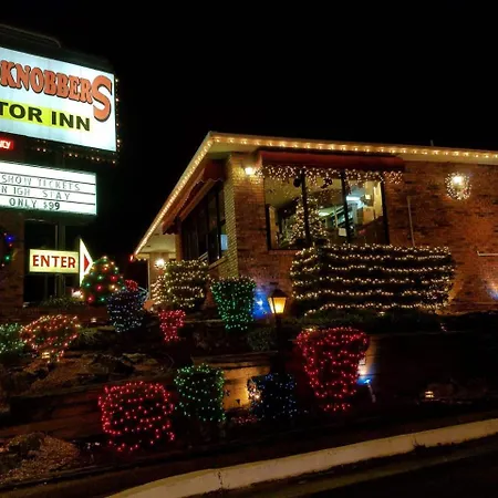 Baldknobbers Motor Inn-3